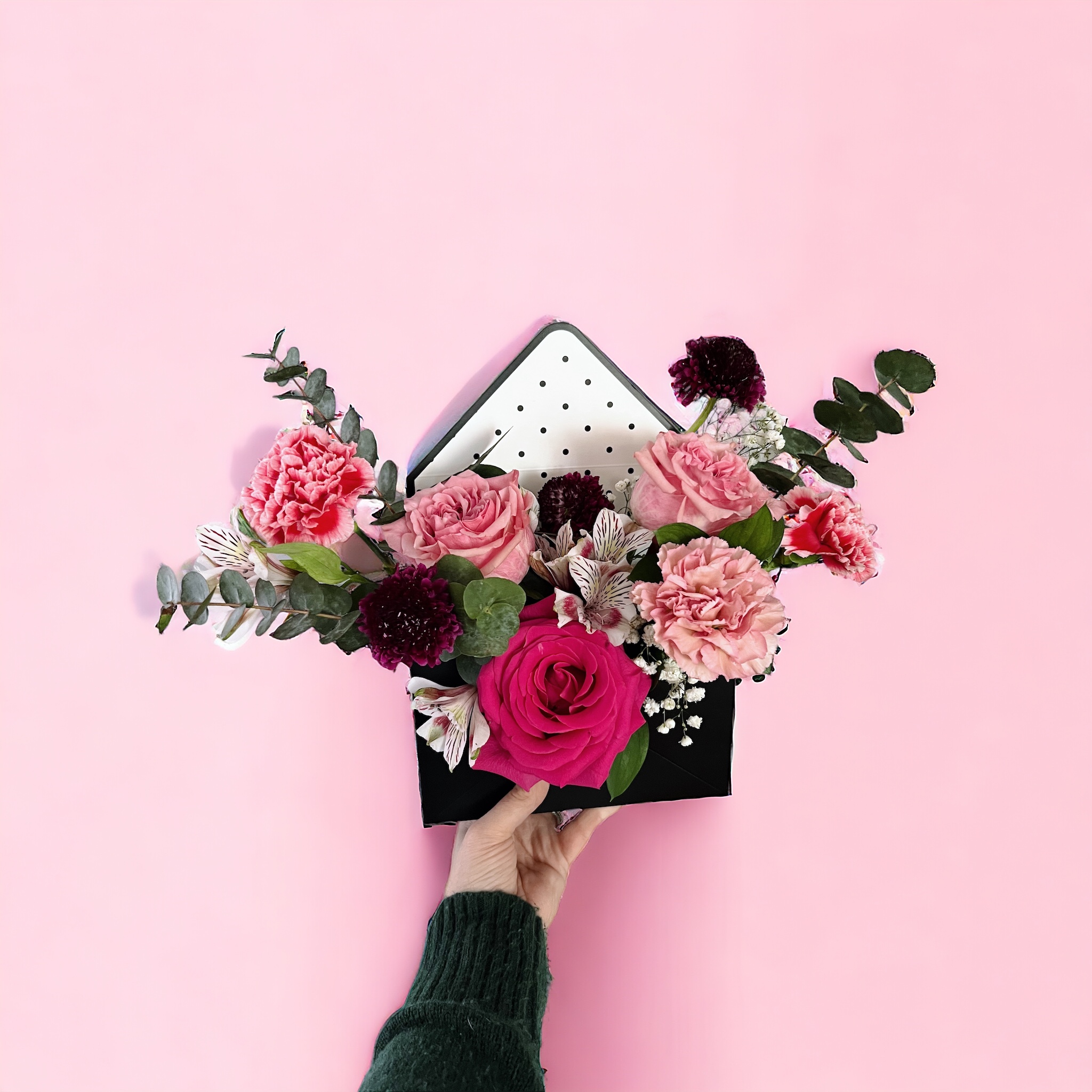 Cute Envelope Flower Box -pink background